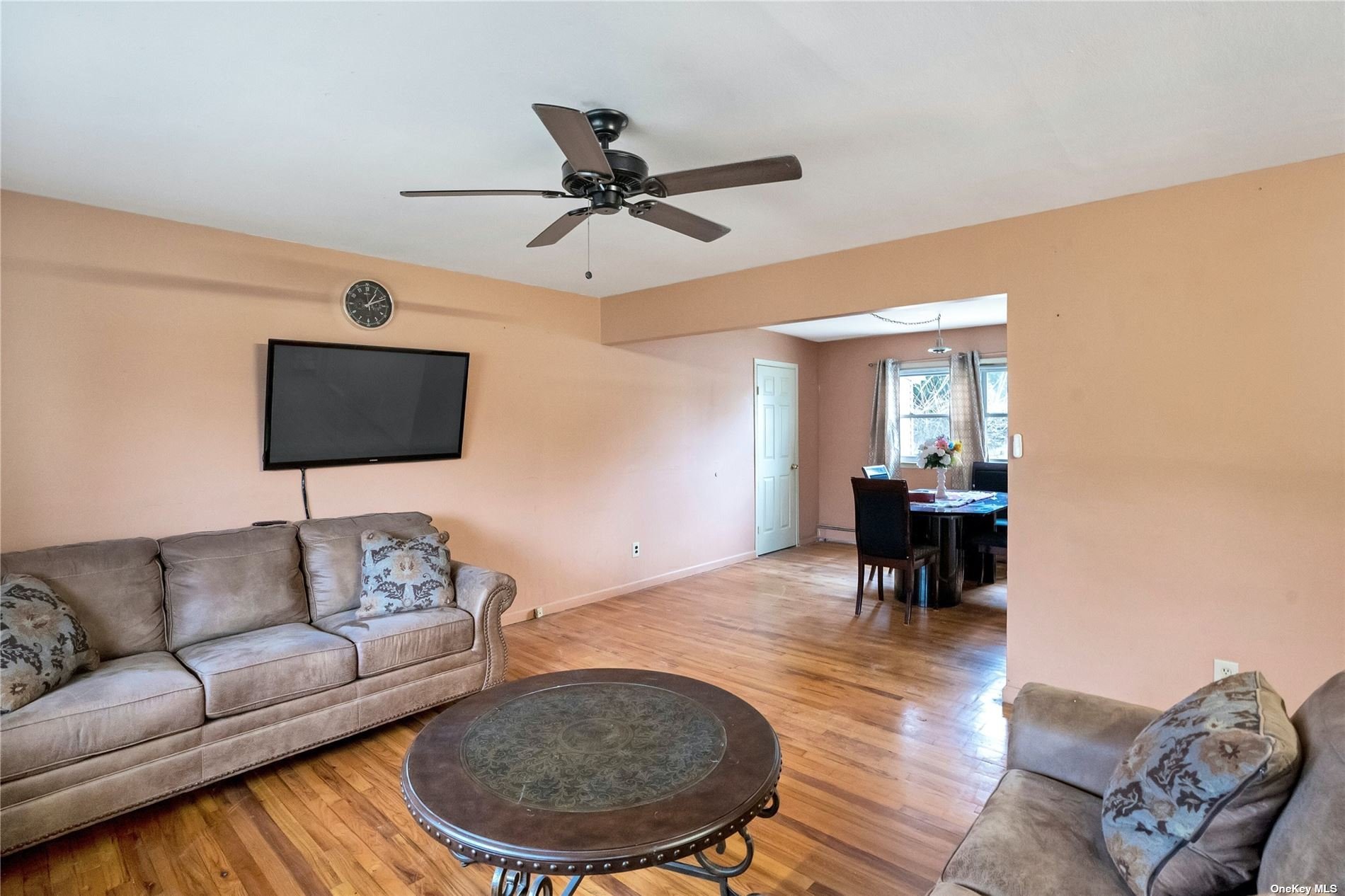 售62万5 1050 Karshick Street, 东长岛 Bohemia , NY 11716 MLS 3529004