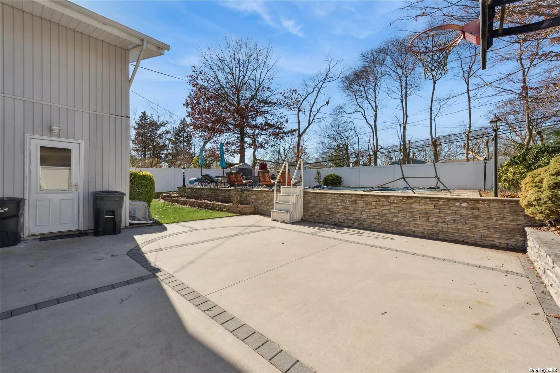 #4 photo, 72 Shinbone Lane, サフォーク郡 Commack , NY 11725