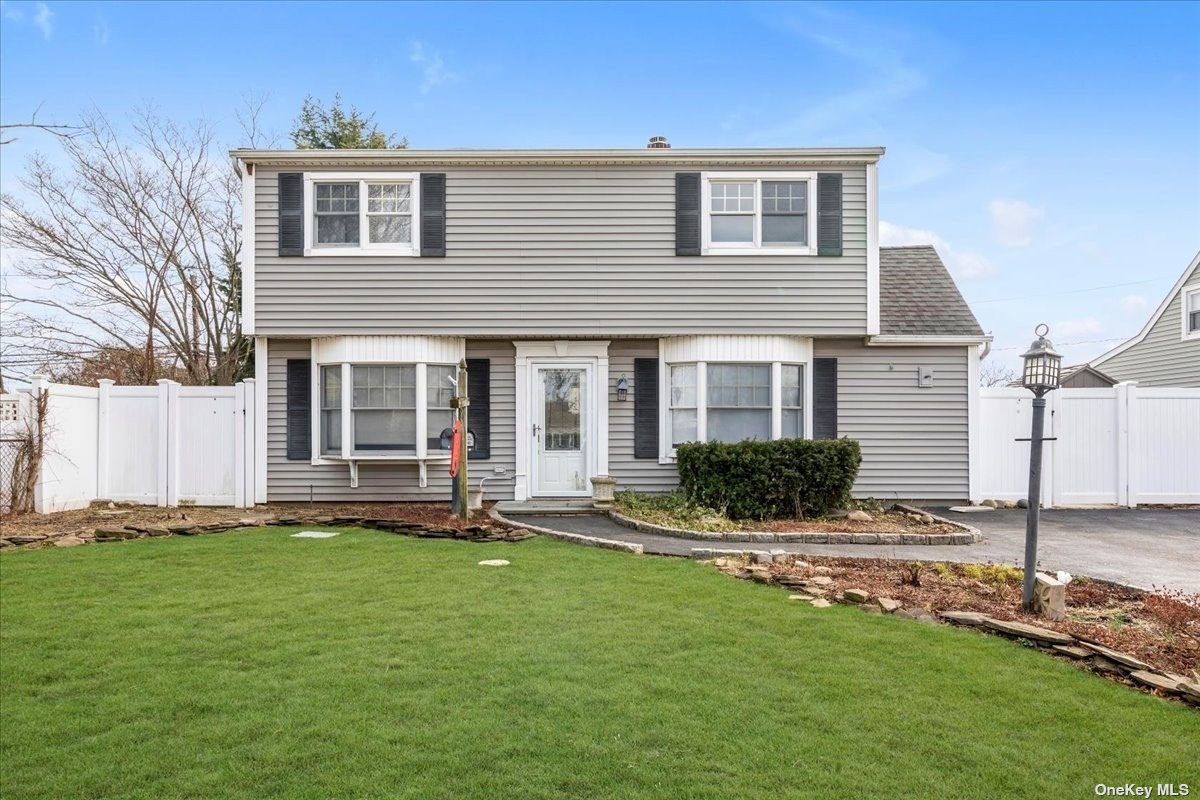 #1 photo, 23 Crescent Lane, ナッソー郡 Levittown , NY 11756