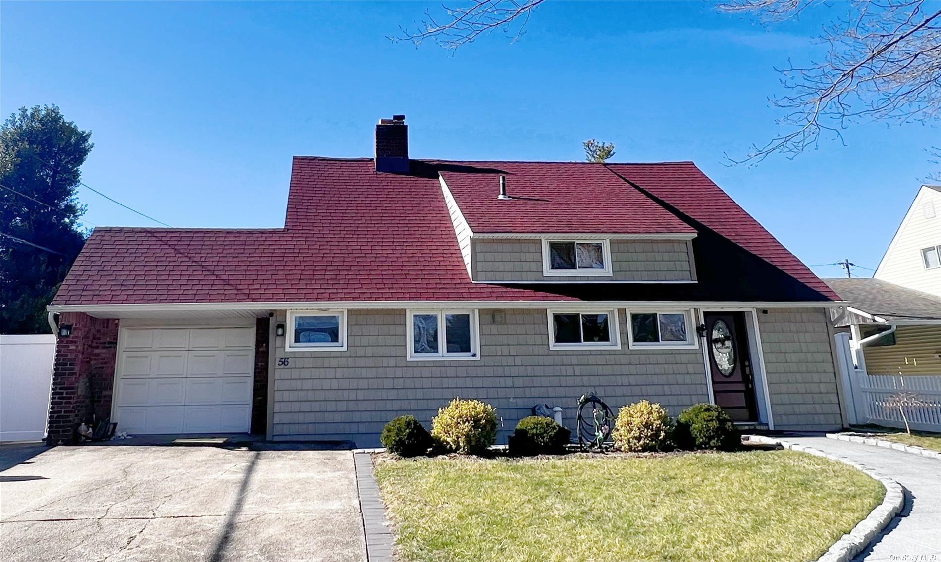 #1 photo, 56 Fireplace Lane, 長島 Hicksville , NY 11801
