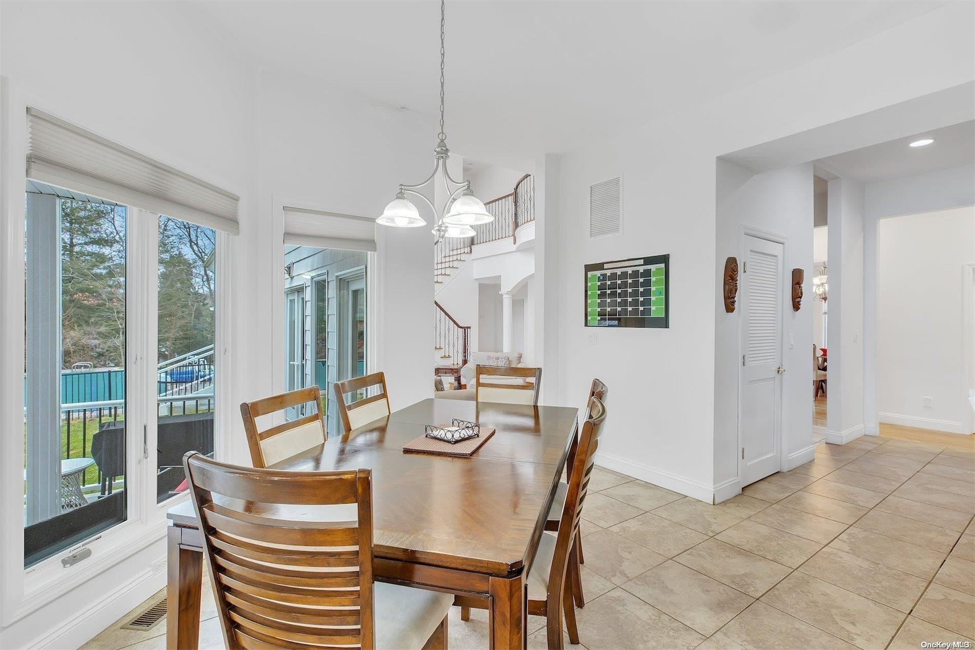 #12 photo, 10 Bay Woods Drive, サフォーク郡 Hampton Bays , NY 11946