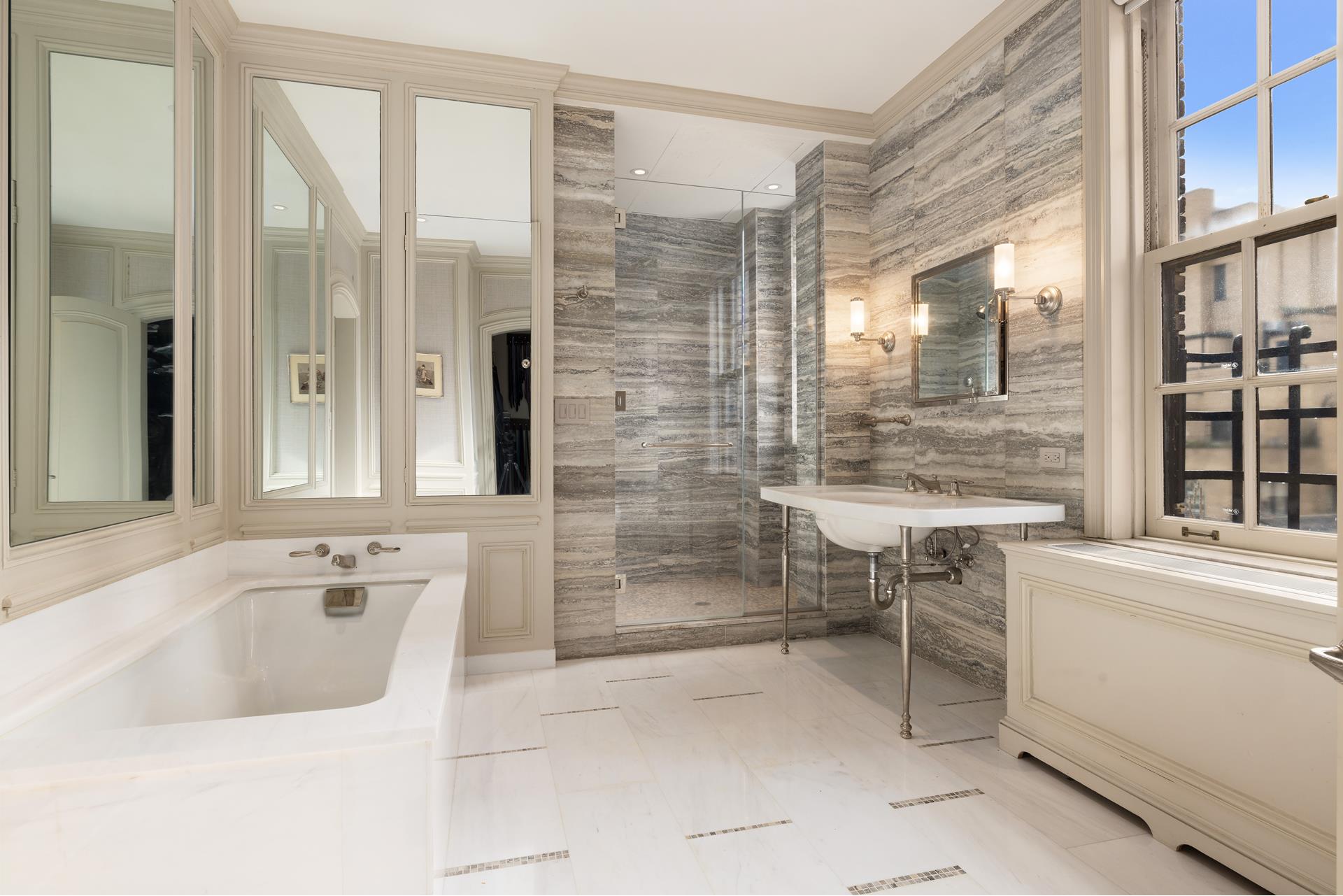 #10 photo, 2 E 70TH Street, マンハッタン Lenox Hill , NY 10021