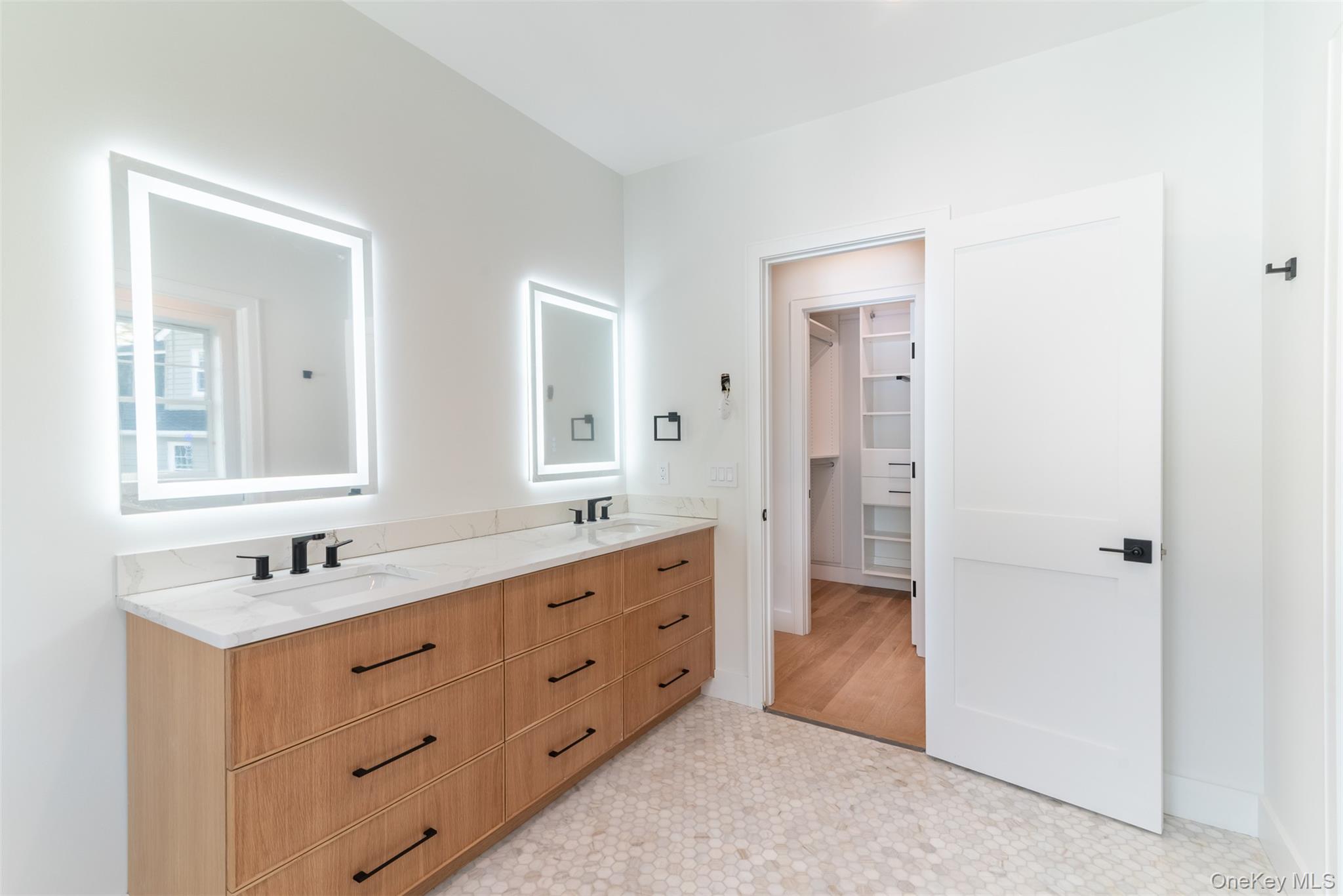 #11 photo, 233 Nelson Road, Scarsdale , NY 10583