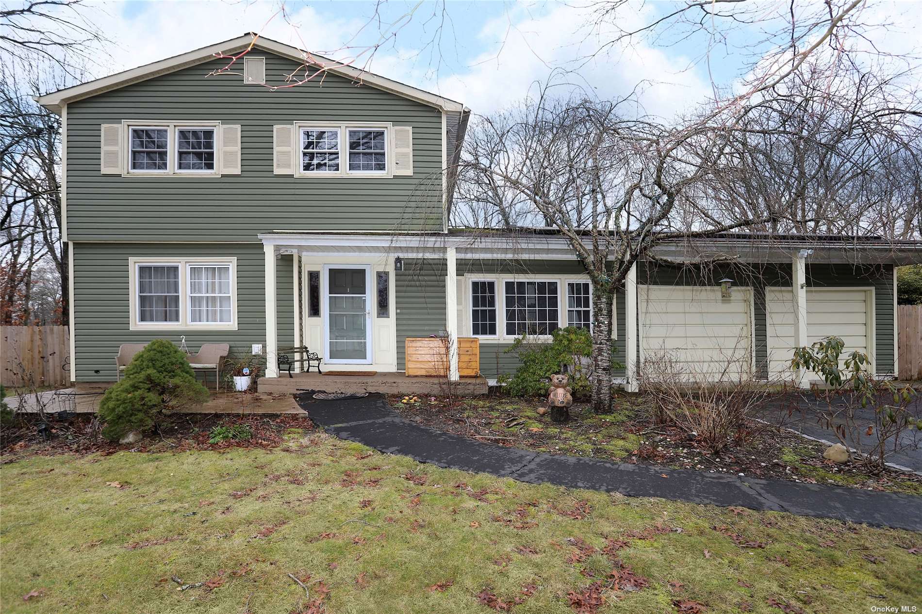 #1 photo, 400 Winters Drive, Mastic , NY 11950