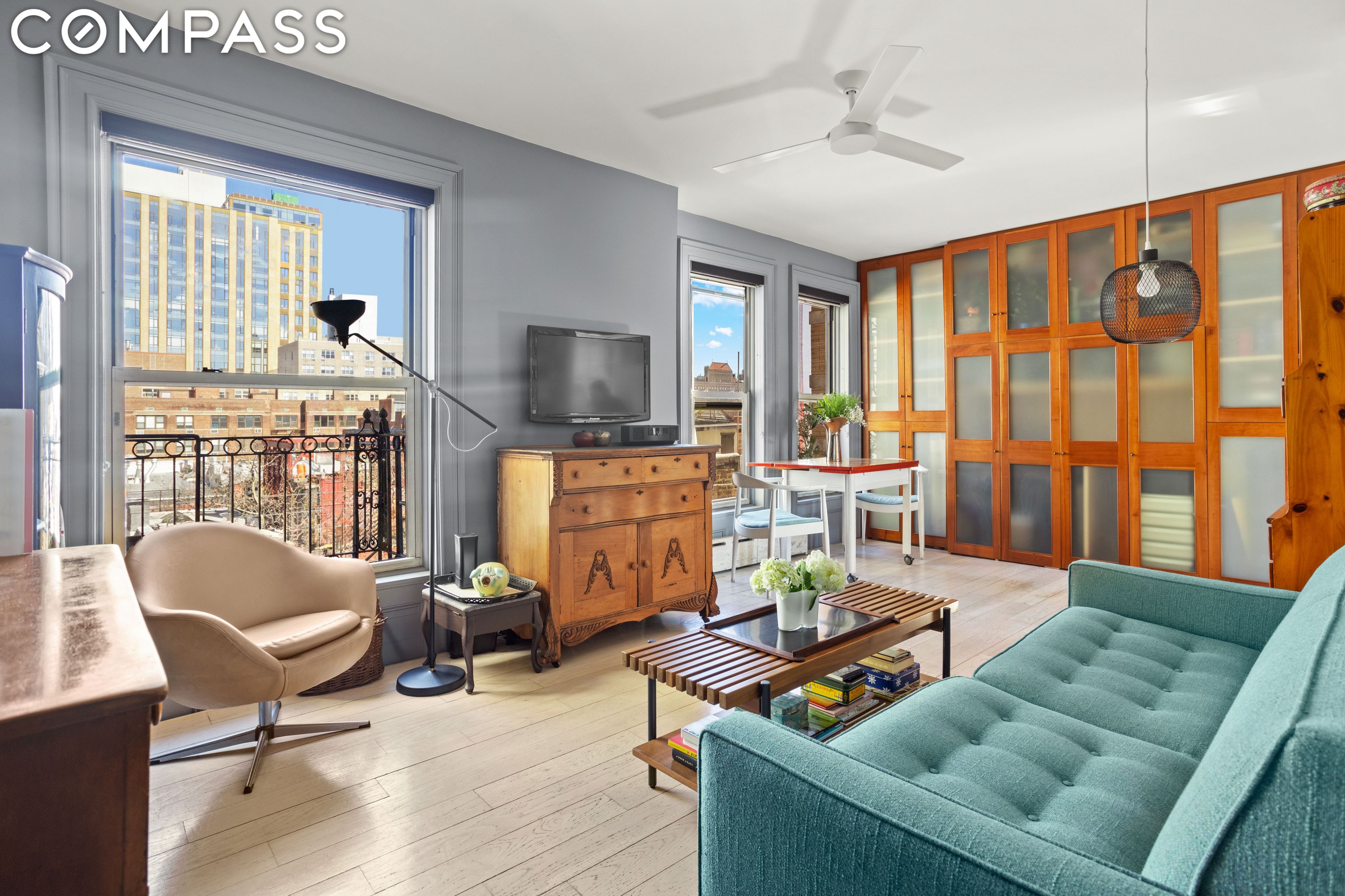 #1 photo, 210 E 17th Street, Gramercy , NY 10003