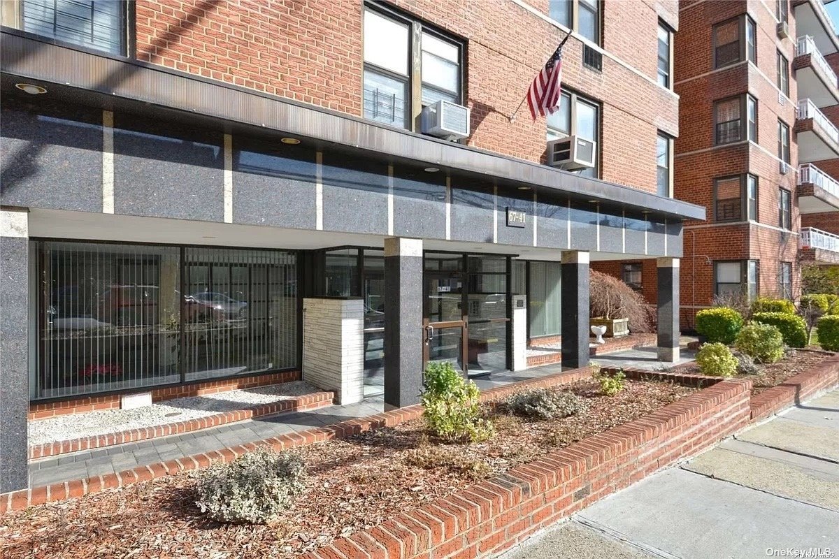 #1 photo, 67-41 Burns St, クイーンズ区 Forest Hills , NY 11375