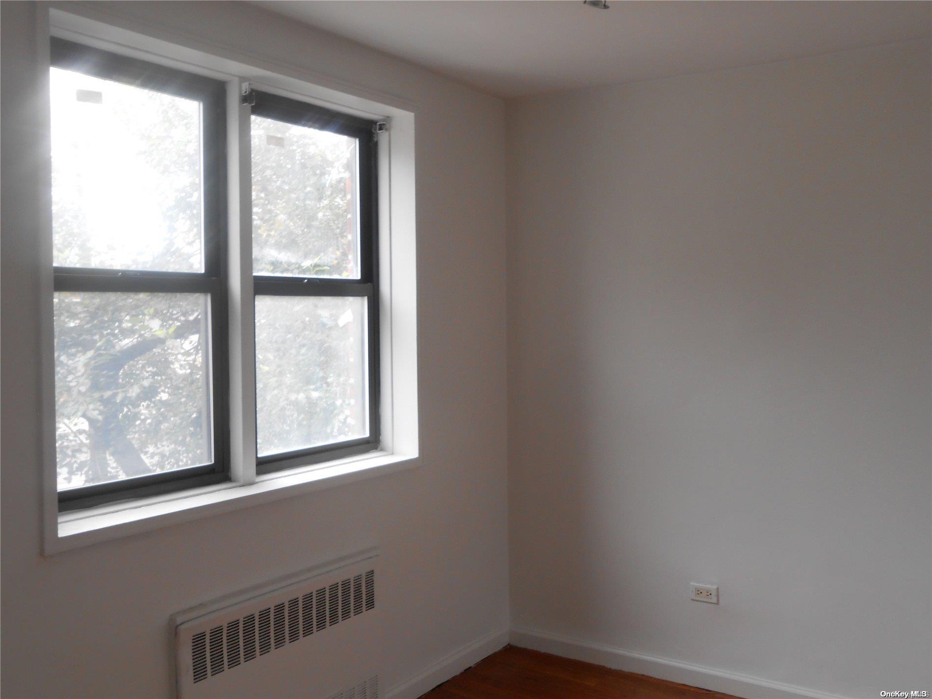 #9 photo, 131-11 Kew Gardens Road, クイーンズ区 Kew Gardens , NY 11418