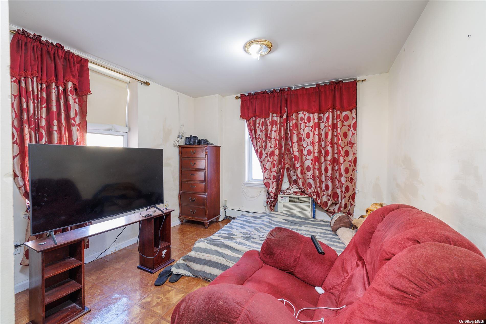 #10 photo, 838 Courtlandt Avenue, Bronx , NY 10451