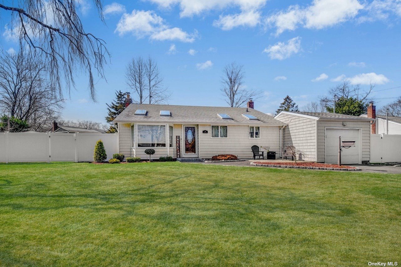 #1 photo, 38 Marvin Lane, Commack , NY 11725