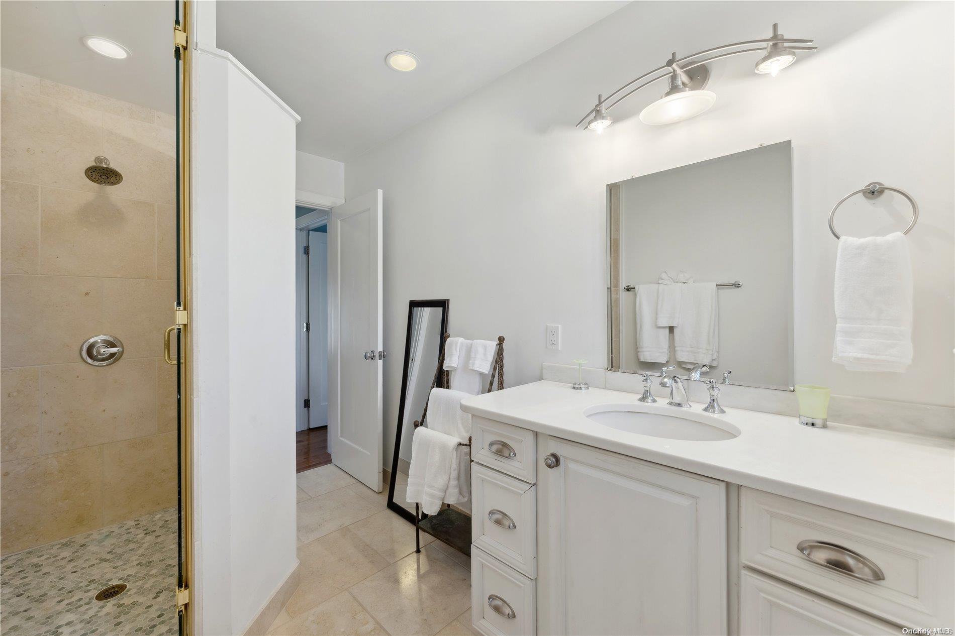 #13 photo, 21 Harbor View Avenue, East Hampton , NY 11937