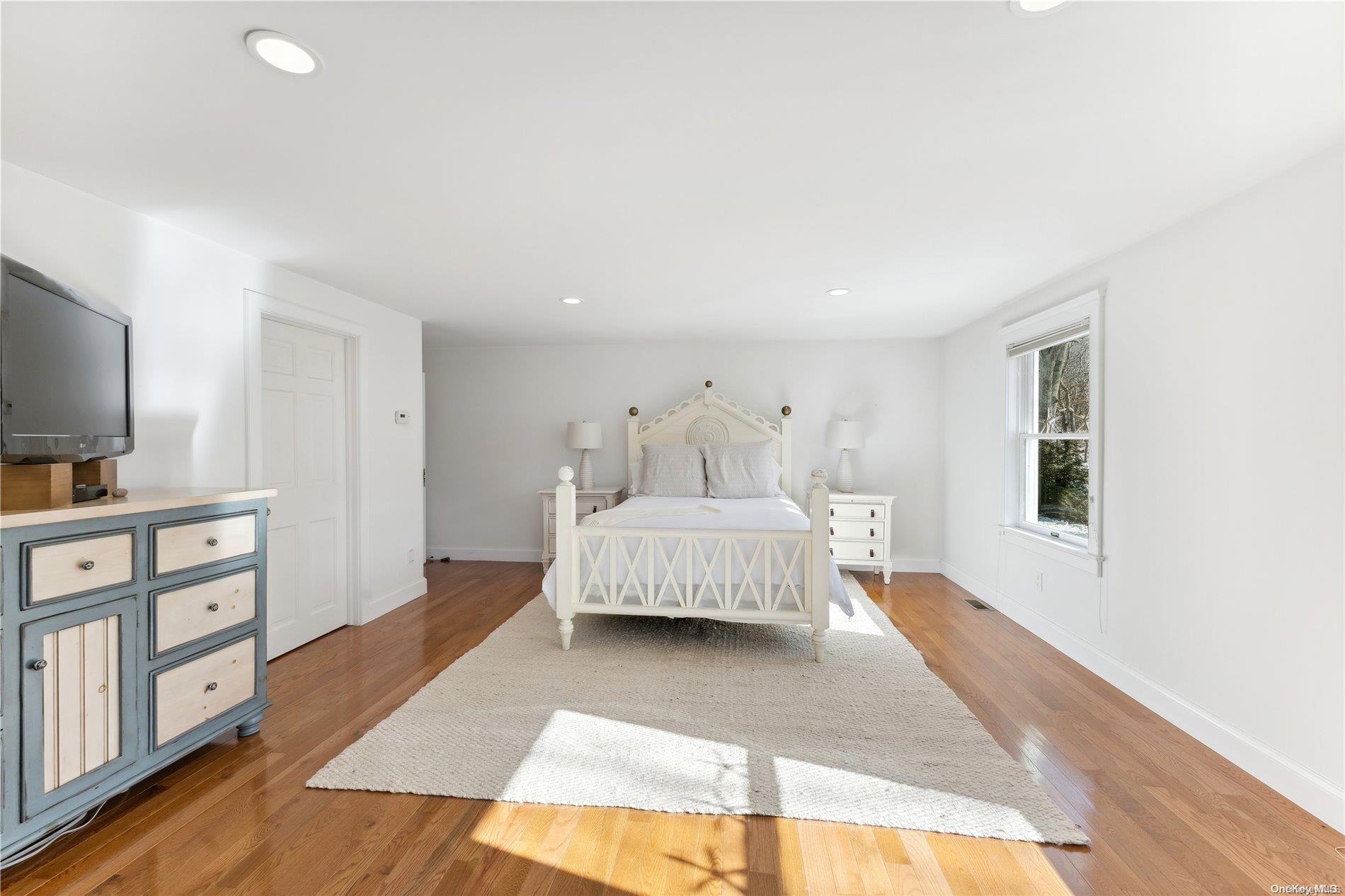 #5 photo, 21 Harbor View Avenue, East Hampton , NY 11937