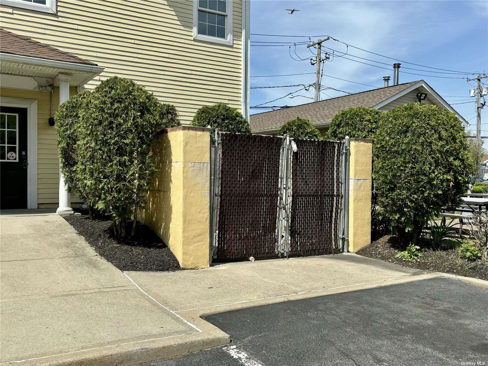 #10 photo, 910 Montauk Highway, サフォーク郡 Shirley , NY 11967