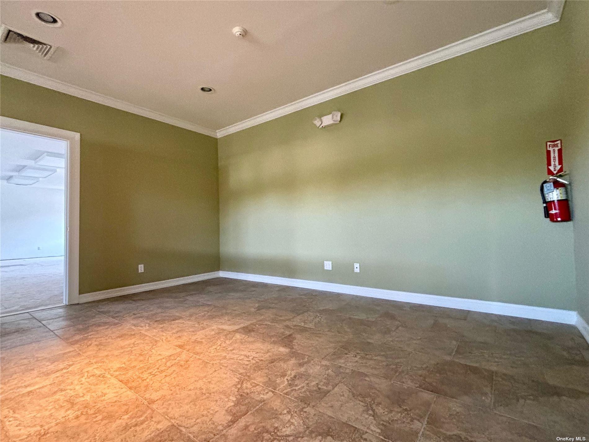 #17 photo, 910 Montauk Highway, サフォーク郡 Shirley , NY 11967