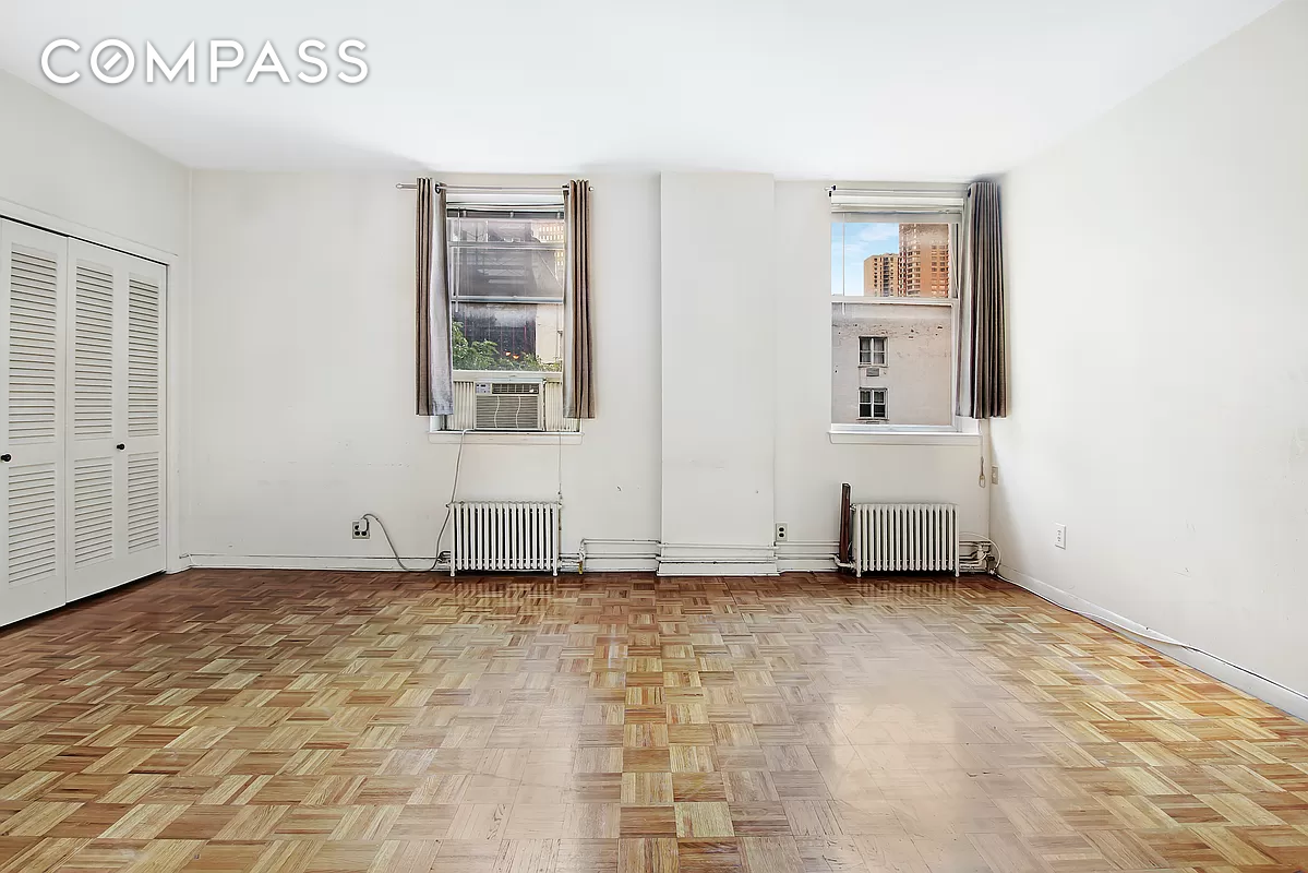 #1 photo, 250 E 34th Street, Kips Bay , NY 10016