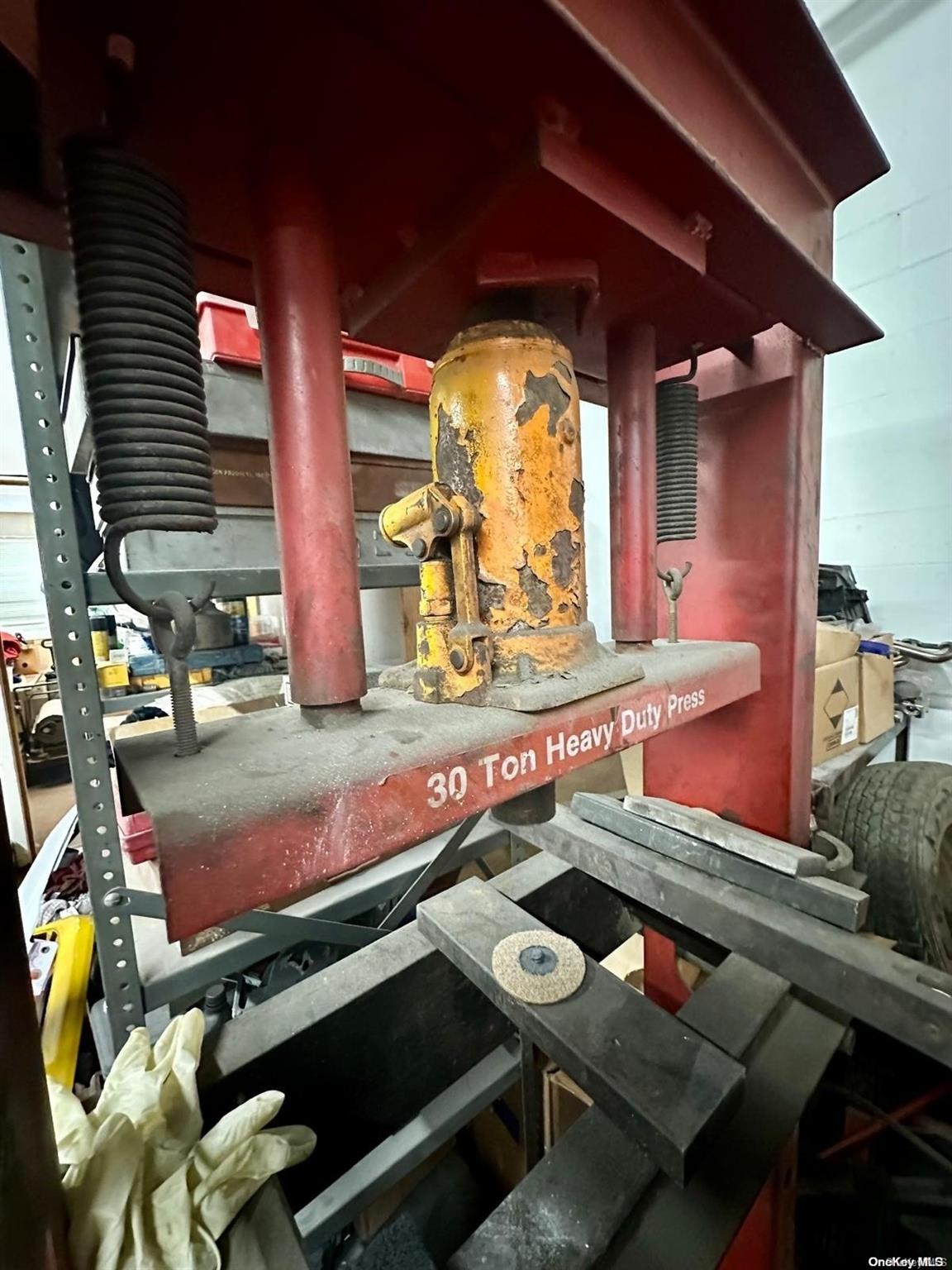 #9 photo, 1568 Ocean Avenue, サフォーク郡 Bohemia , NY 11716