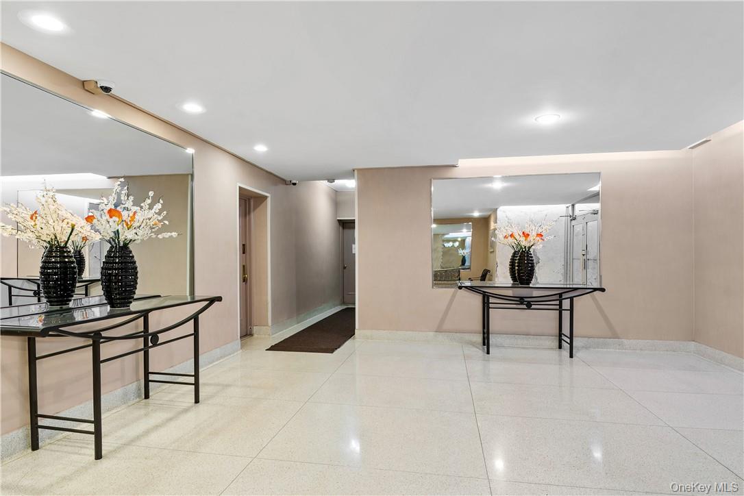 #2 photo, 525 W 236 Street, Bronx , NY 10463