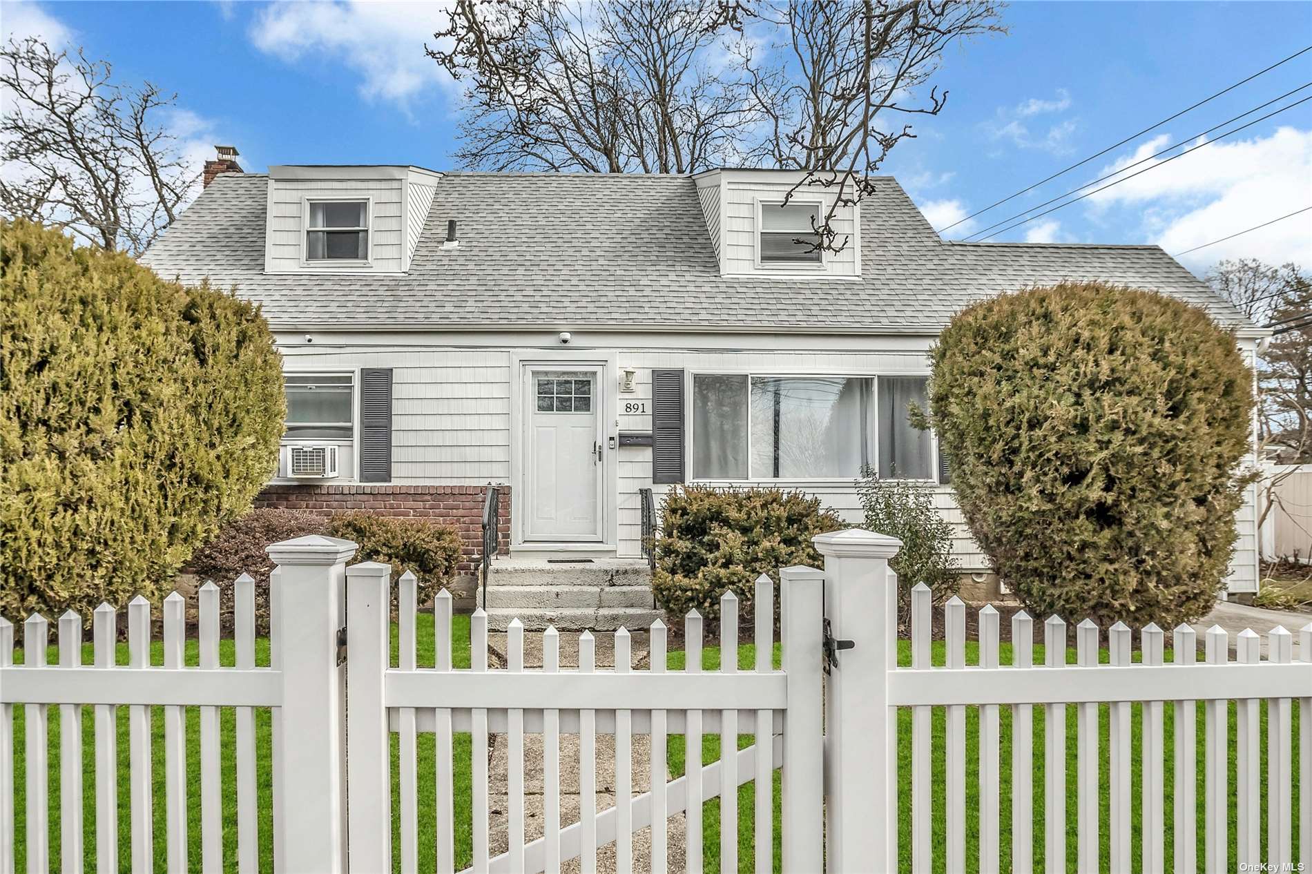 #1 photo, 891 S Main Street, Farmingdale , NY 11735