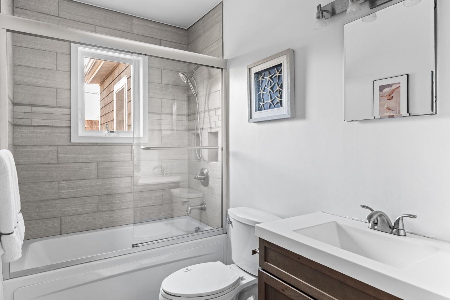 #11 photo, 38 Homesite Avenue, Seaview , NY 11770