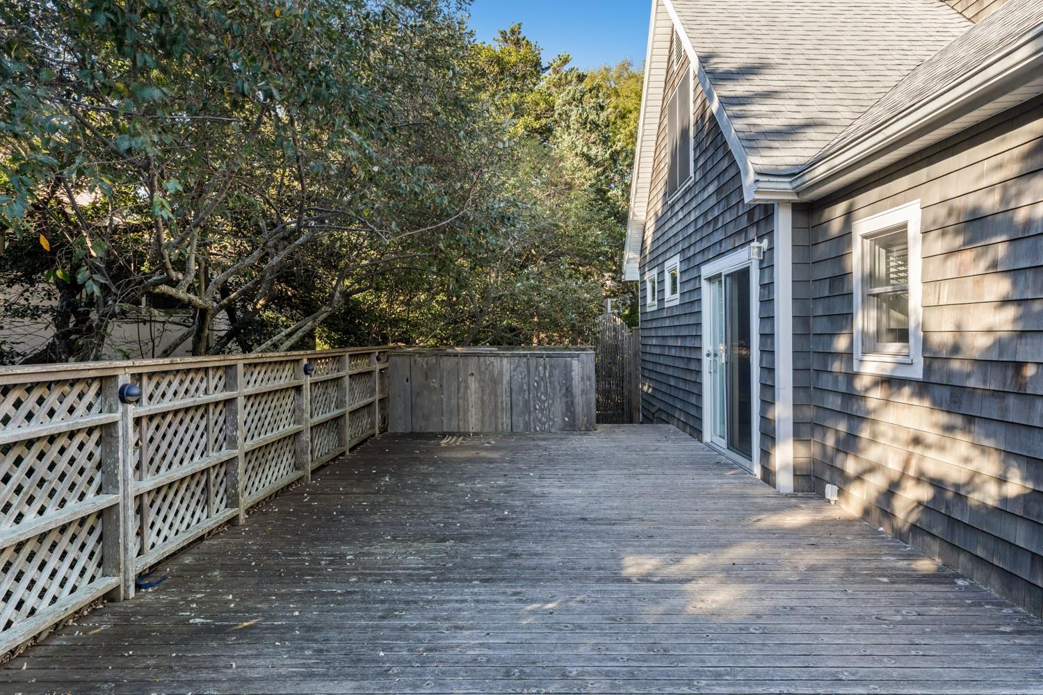 #19 photo, 38 Homesite Avenue, Seaview , NY 11770