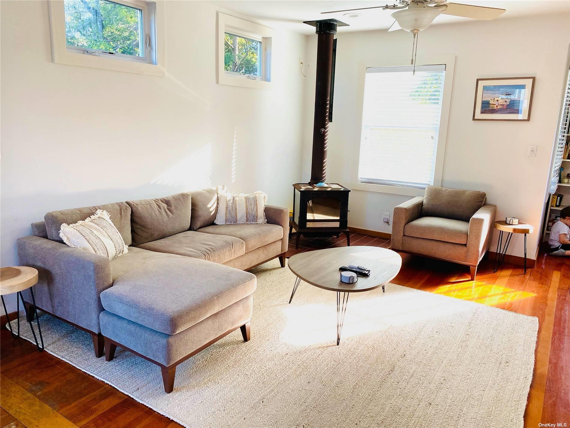 #2 photo, 38 Homesite Avenue, Seaview , NY 11770