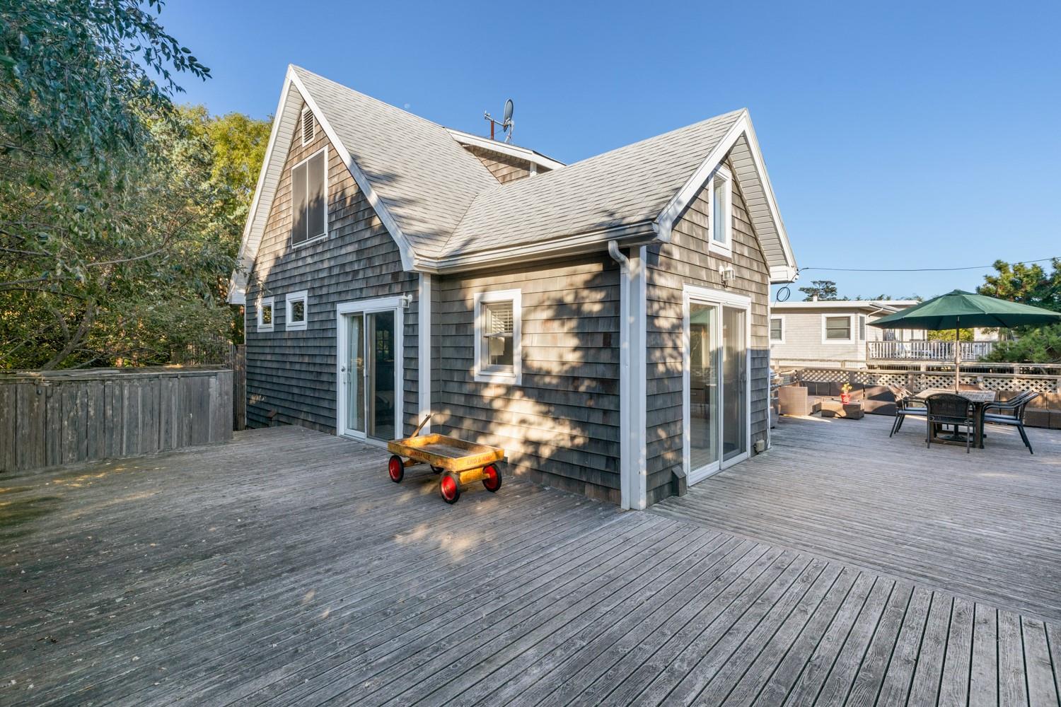 #20 photo, 38 Homesite Avenue, Seaview , NY 11770