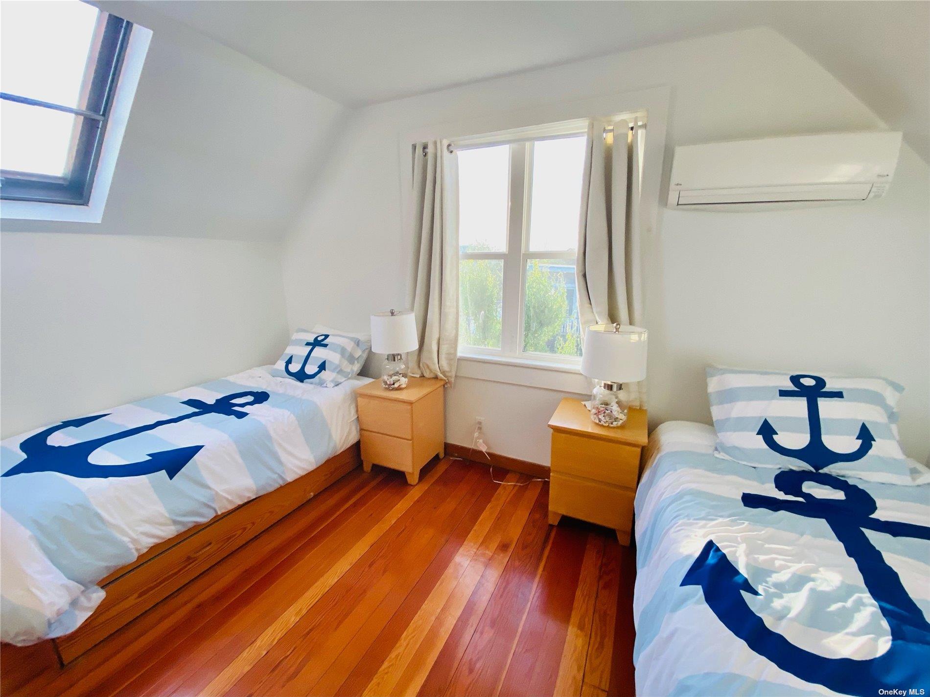 #6 photo, 38 Homesite Avenue, Seaview , NY 11770