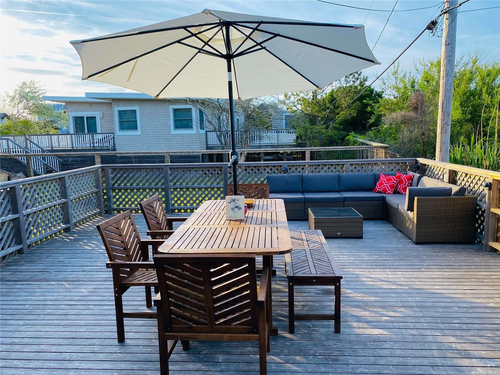 #7 photo, 38 Homesite Avenue, Seaview , NY 11770