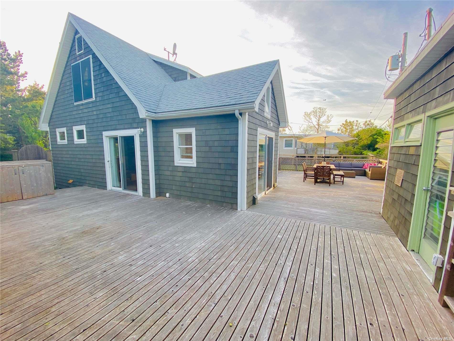 #8 photo, 38 Homesite Avenue, Seaview , NY 11770