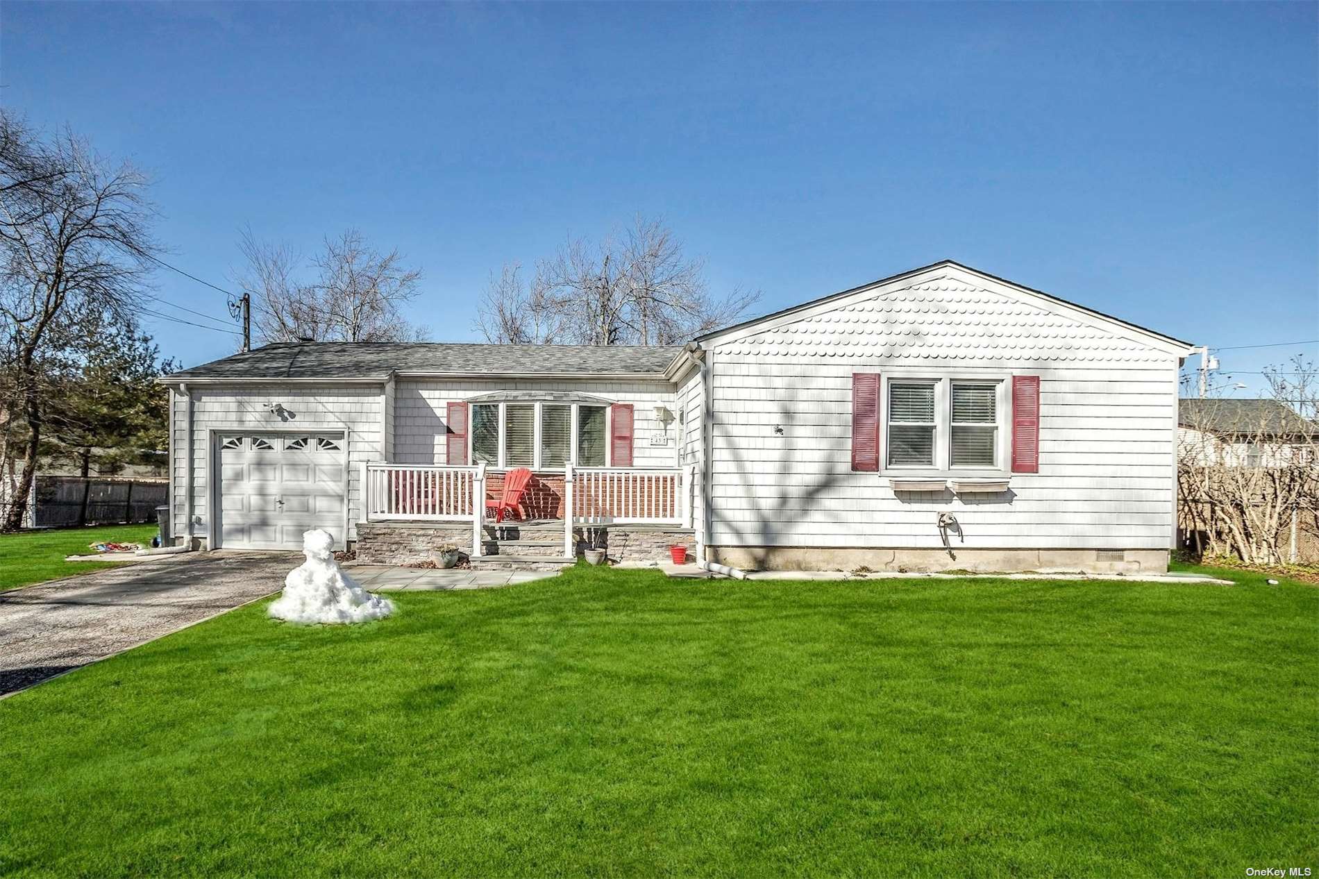 #1 photo, 43 Shaw Avenue, 東長島 艾斯利普 Islip , NY 11751