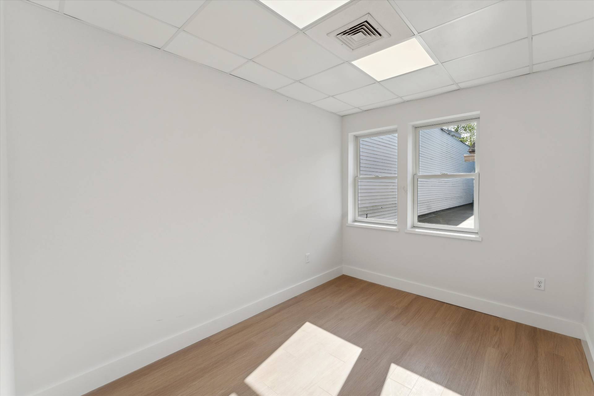 #13 photo, 3 Windmill Ln, サフォーク郡 Southampton , NY 11968