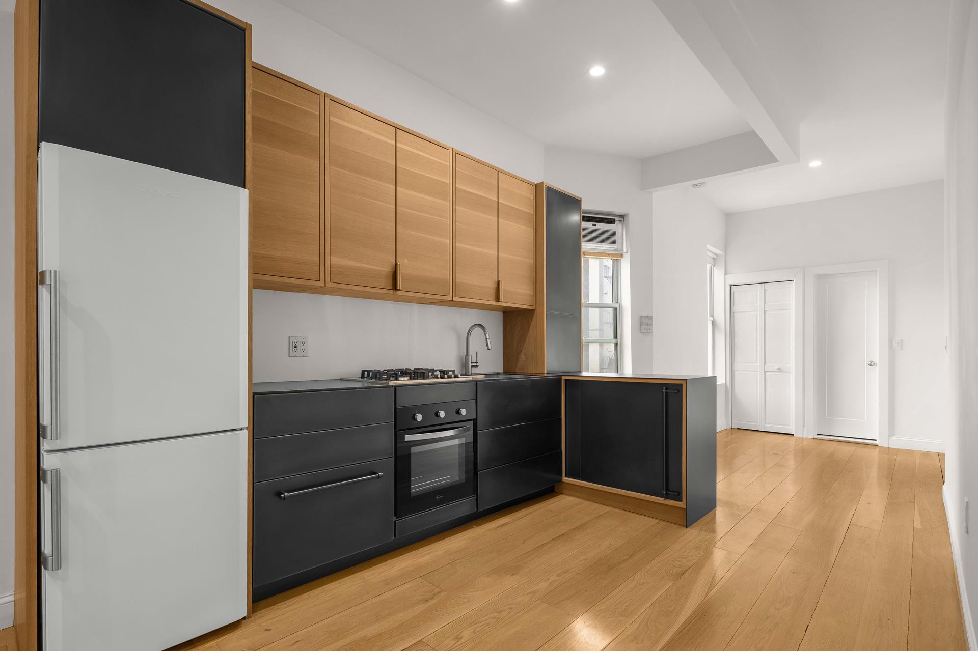 #1 photo, 205 West 84th Street, UWS , NY 10024