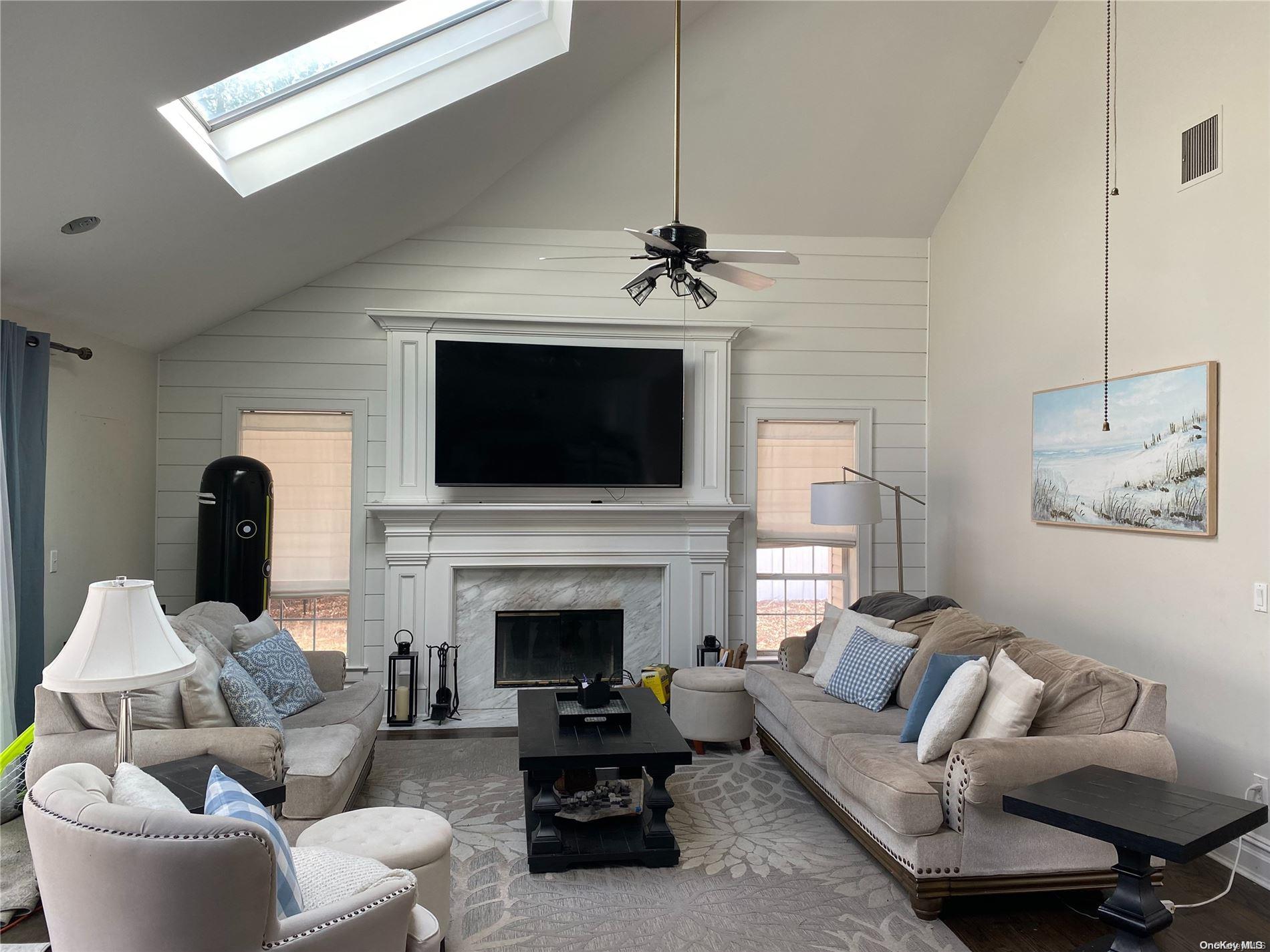 #3 photo, 22 Drew Drive, サフォーク郡 Eastport , NY 11941