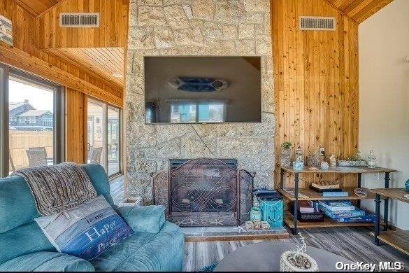 #4 photo, 332 Dehnoff Walk, Ocean Beach , NY 11770