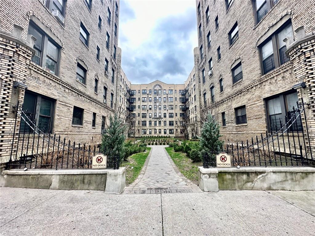 #9 photo, 2075 Wallace Avenue, ブロンクス区 Bronx , NY 10462