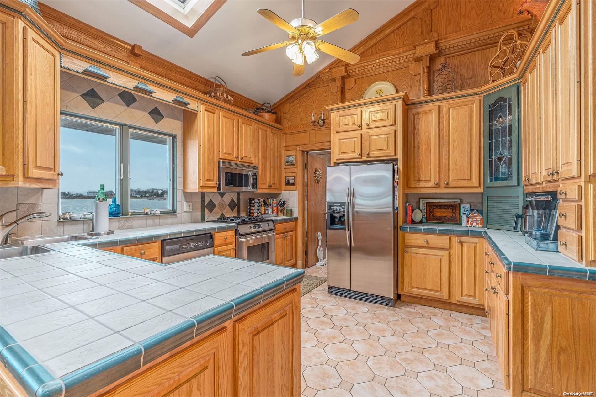 #11 photo, 28 Koral Drive, サフォーク郡 Southampton , NY 11968