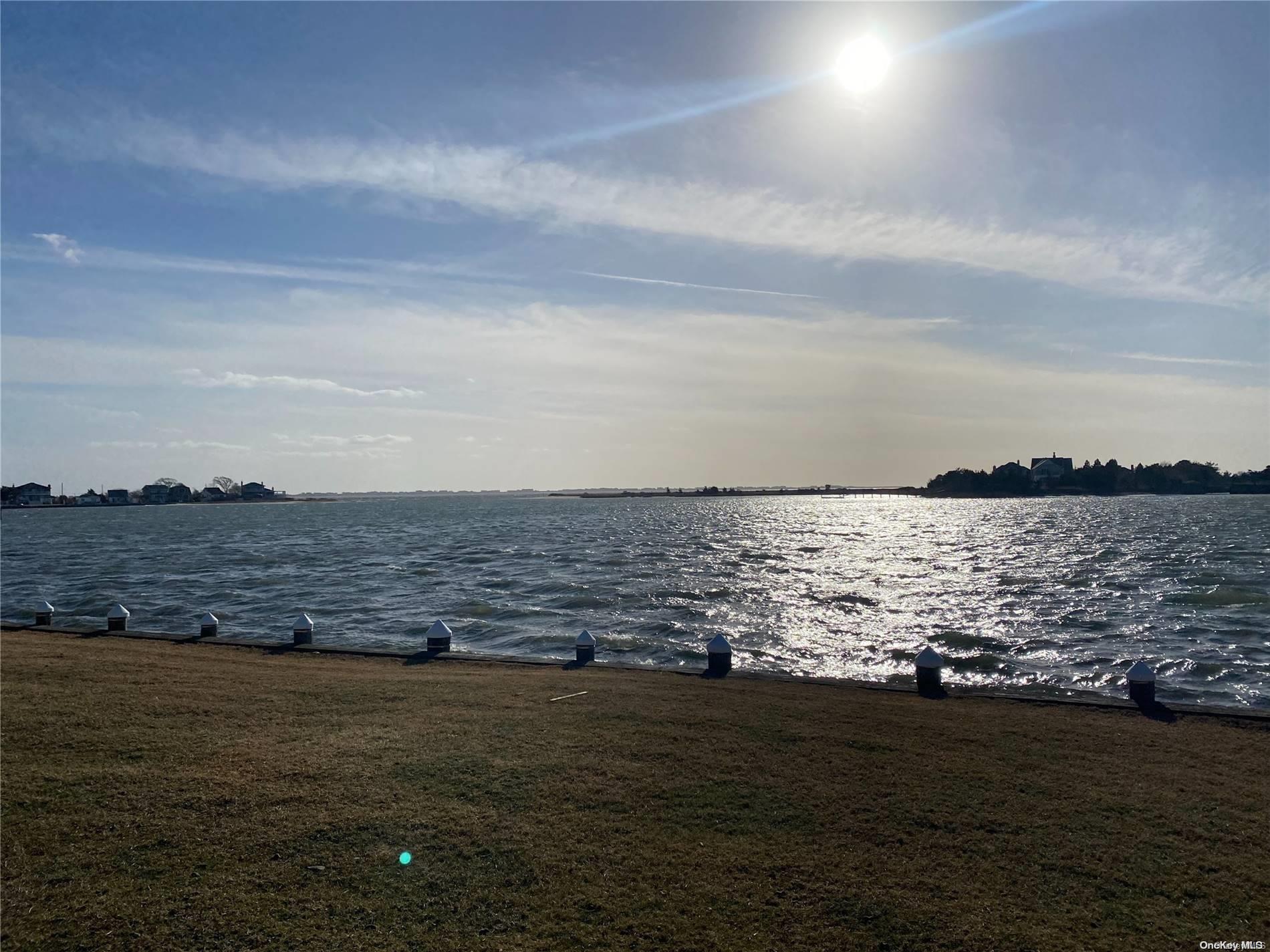 #2 photo, 28 Koral Drive, サフォーク郡 Southampton , NY 11968