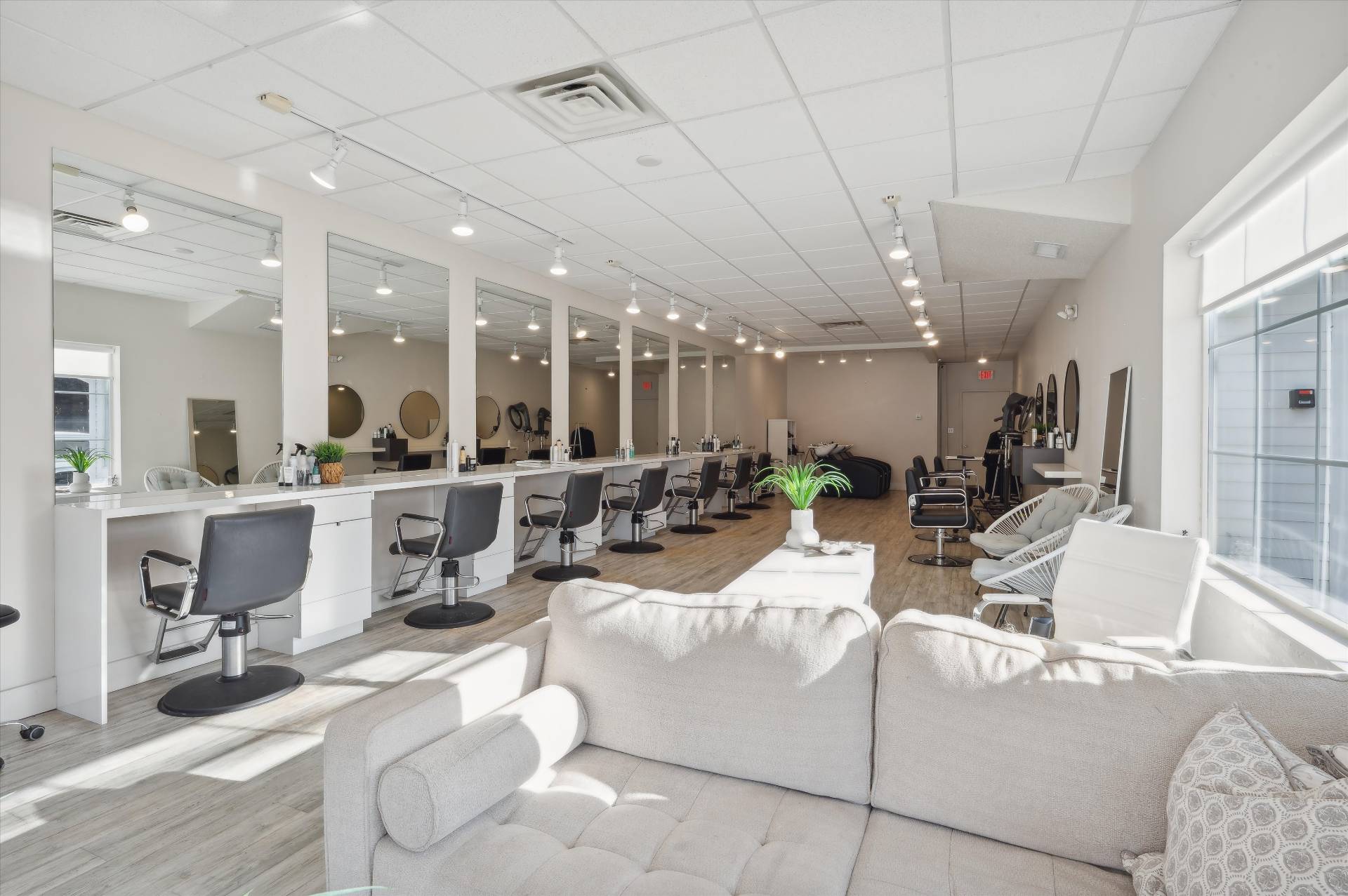 #11 photo, 760 Montauk Highway, Building 1 Unit B, サフォーク郡 Water Mill , NY 11976