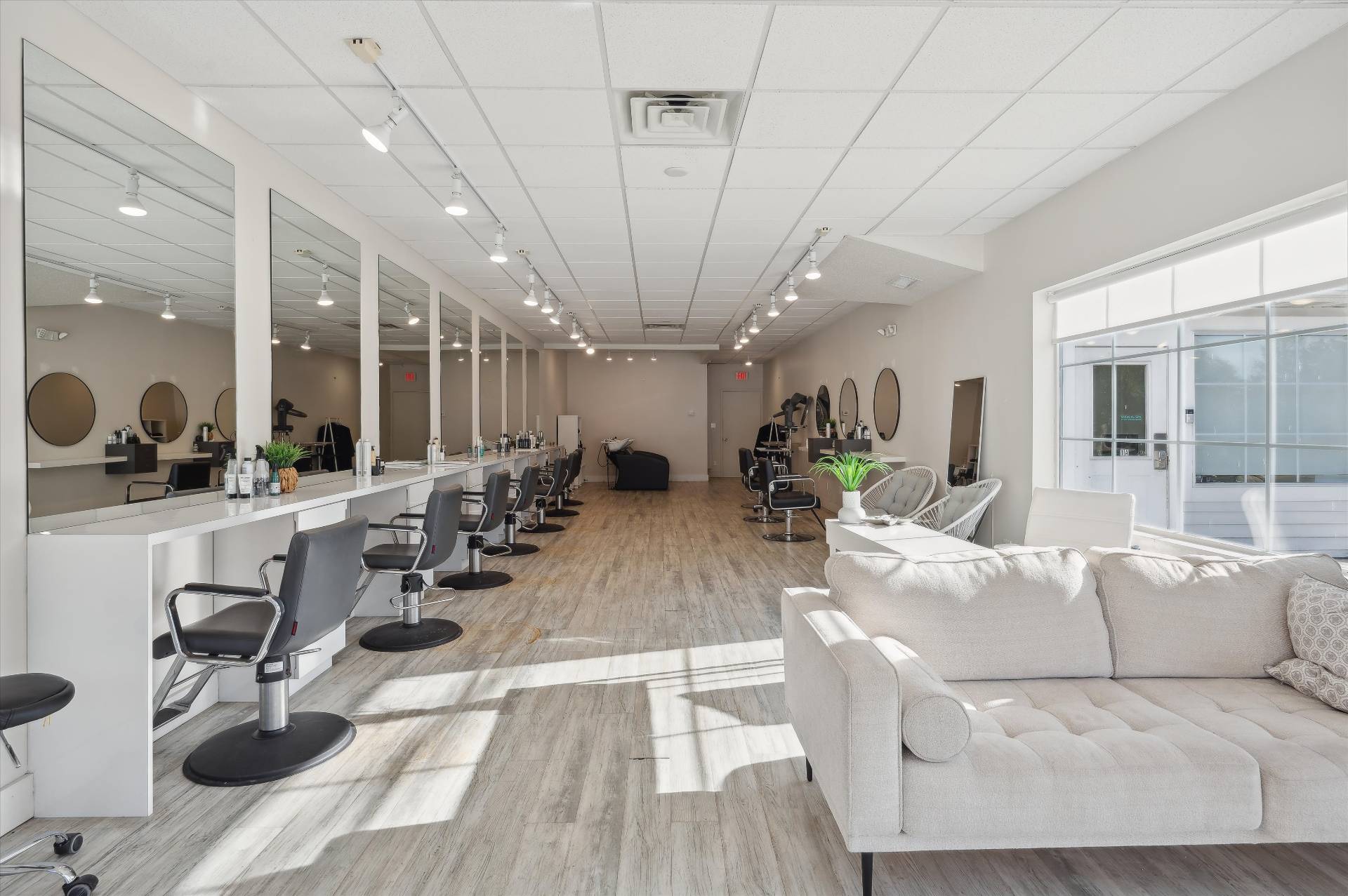 #12 photo, 760 Montauk Highway, Building 1 Unit B, サフォーク郡 Water Mill , NY 11976