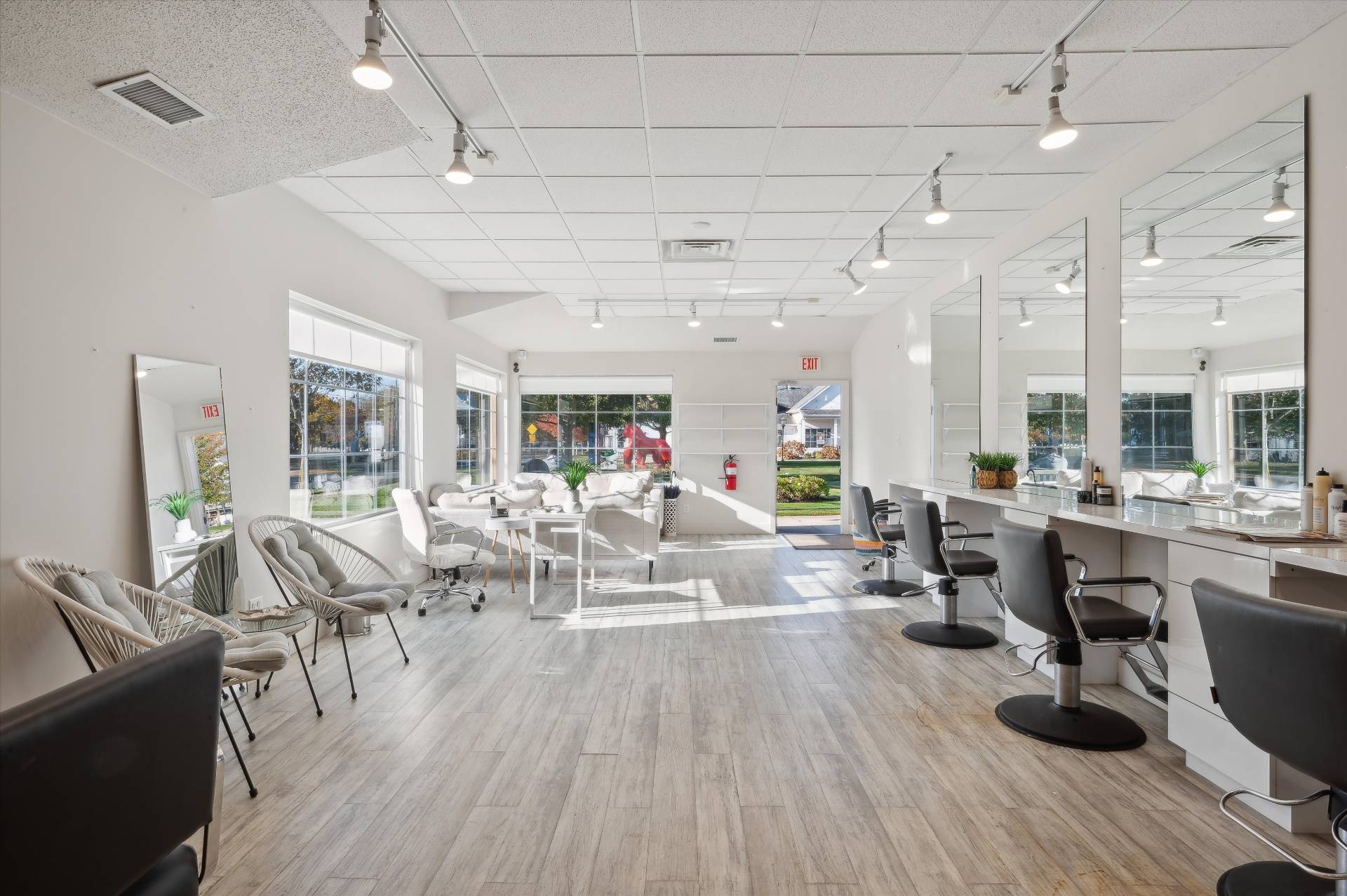 #15 photo, 760 Montauk Highway, Building 1 Unit B, サフォーク郡 Water Mill , NY 11976