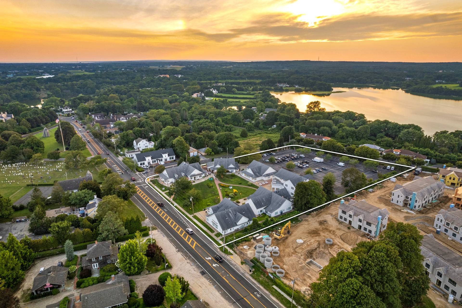 #22 photo, 760 Montauk Highway, Building 1 Unit B, サフォーク郡 Water Mill , NY 11976