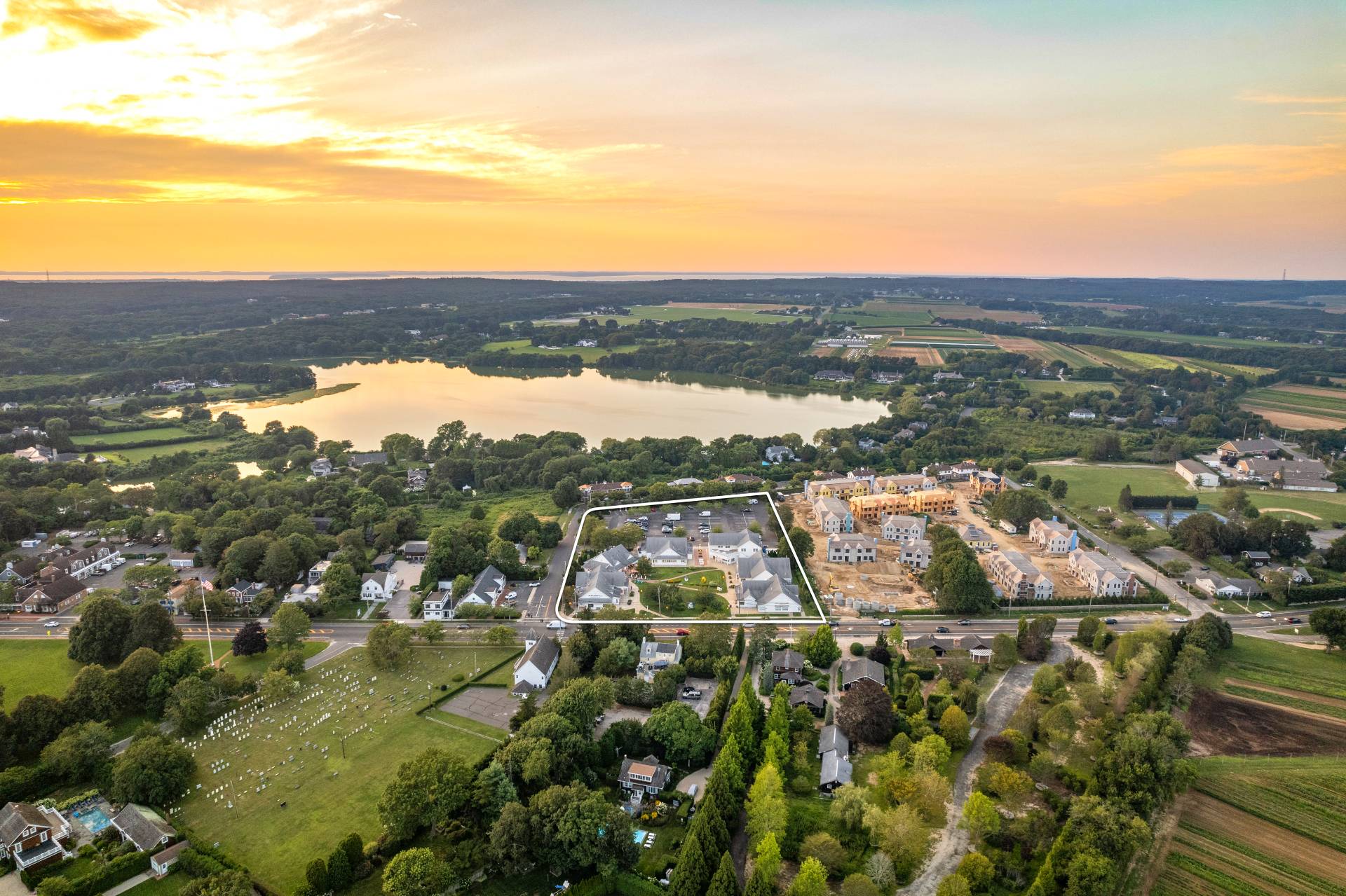 #23 photo, 760 Montauk Highway, Building 1 Unit B, サフォーク郡 Water Mill , NY 11976