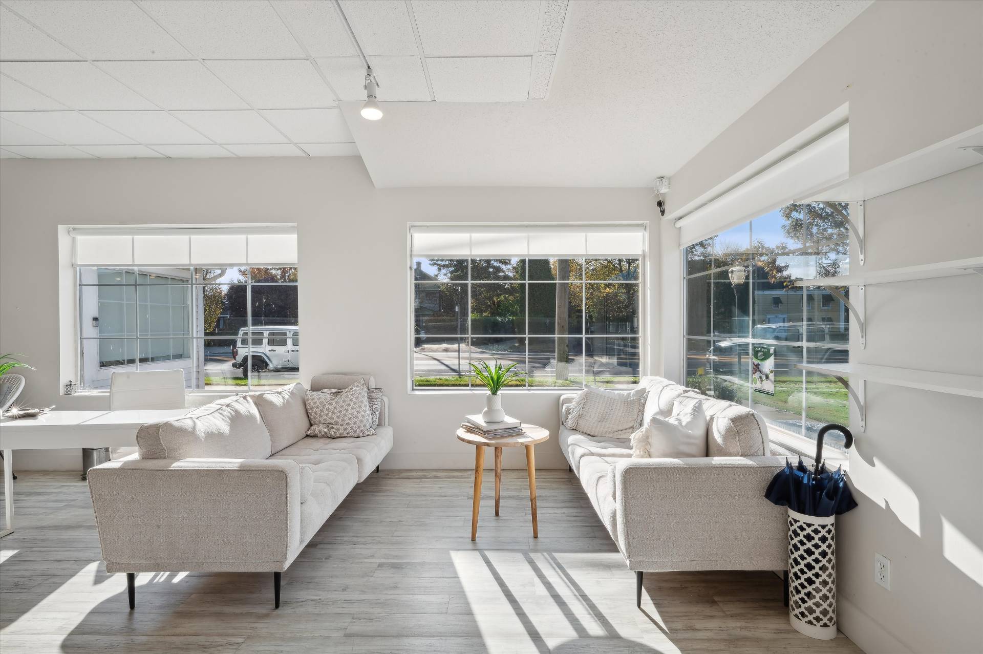 #9 photo, 760 Montauk Highway, Building 1 Unit B, サフォーク郡 Water Mill , NY 11976