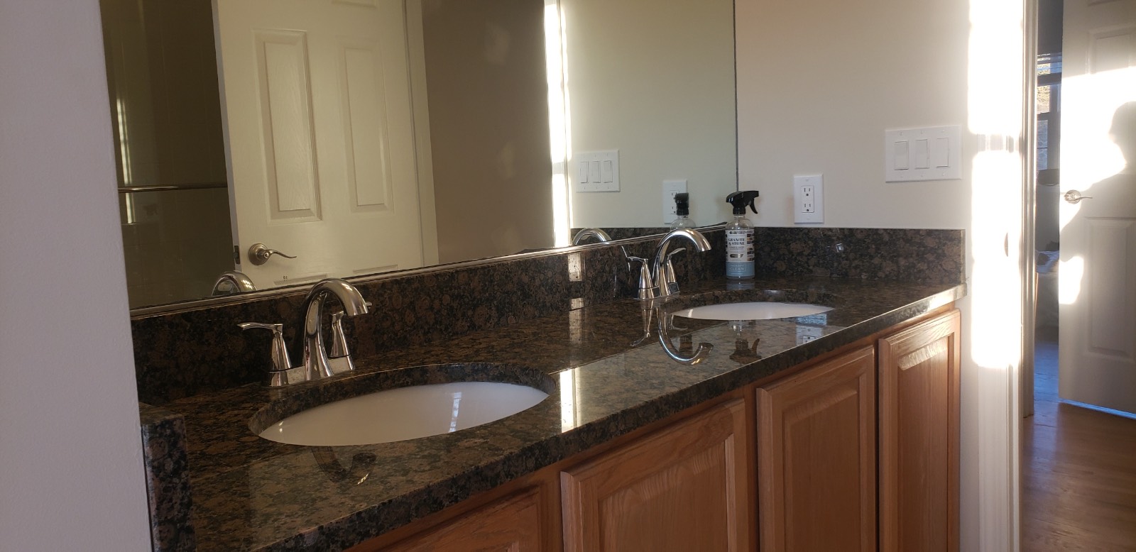 #20 photo, 11 Mark Twain Lane, E. Setauket , NY 11733