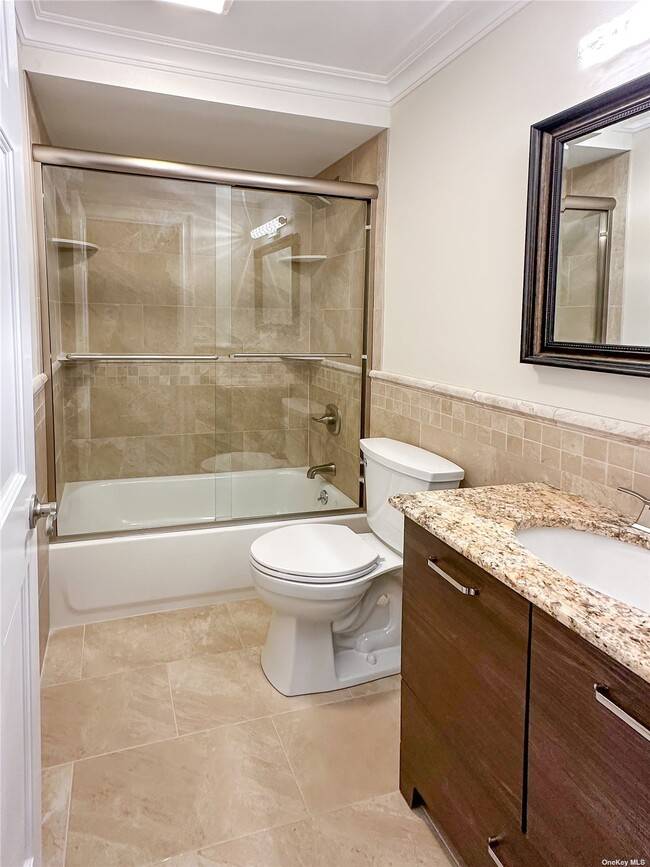 #26 photo, 11 Mark Twain Lane, E. Setauket , NY 11733