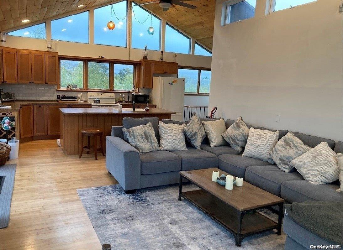 #5 photo, 50 Clipper Roadway, Corneille Estates , NY 11770