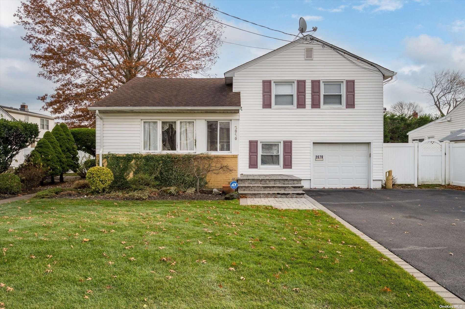 #1 photo, 2070 Shoreham Way, Merrick , NY 11566