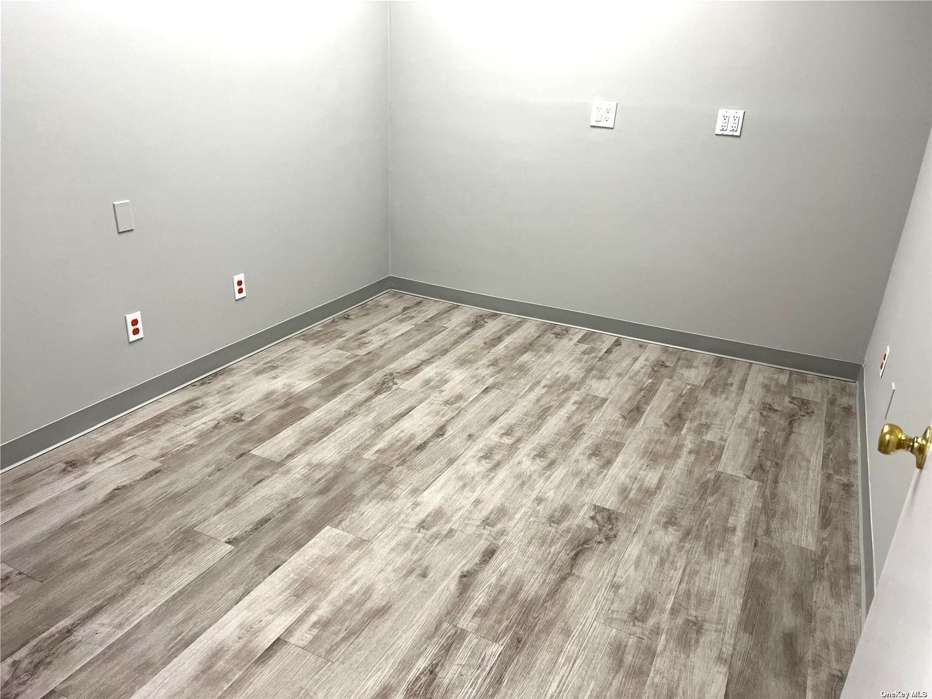 #16 photo, 189 Route 25/Main Road, サフォーク郡 Riverhead , NY 11901