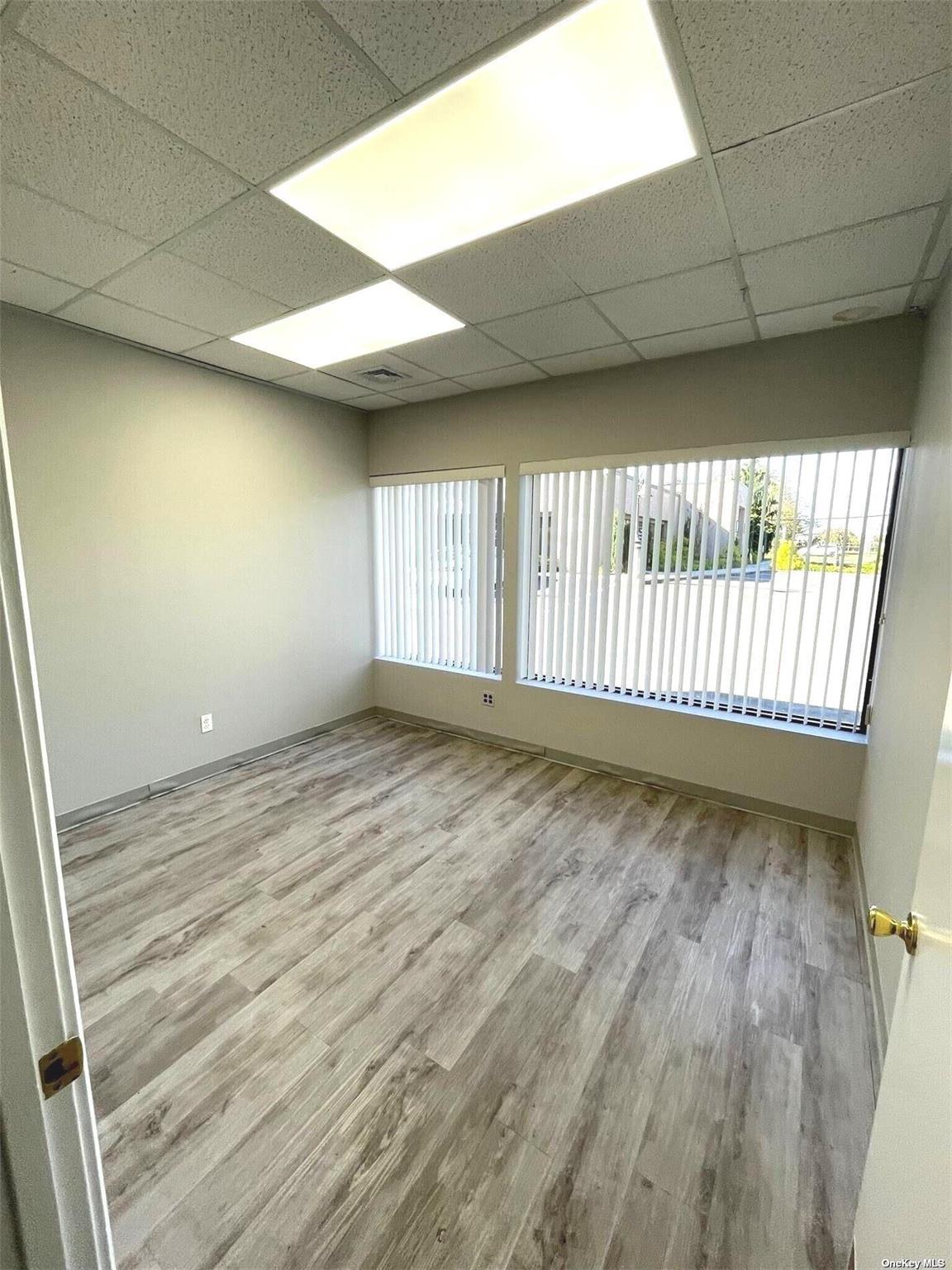 #18 photo, 189 Route 25/Main Road, サフォーク郡 Riverhead , NY 11901