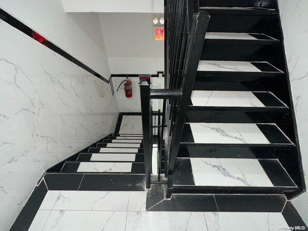 #3 photo, 125-11 101 Avenue, クイーンズ区 Richmond Hill , NY 11418