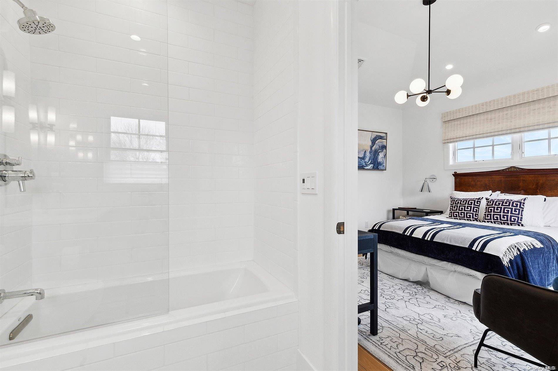 #14 photo, 68 Foster Avenue, サフォーク郡 Hampton Bays , NY 11946